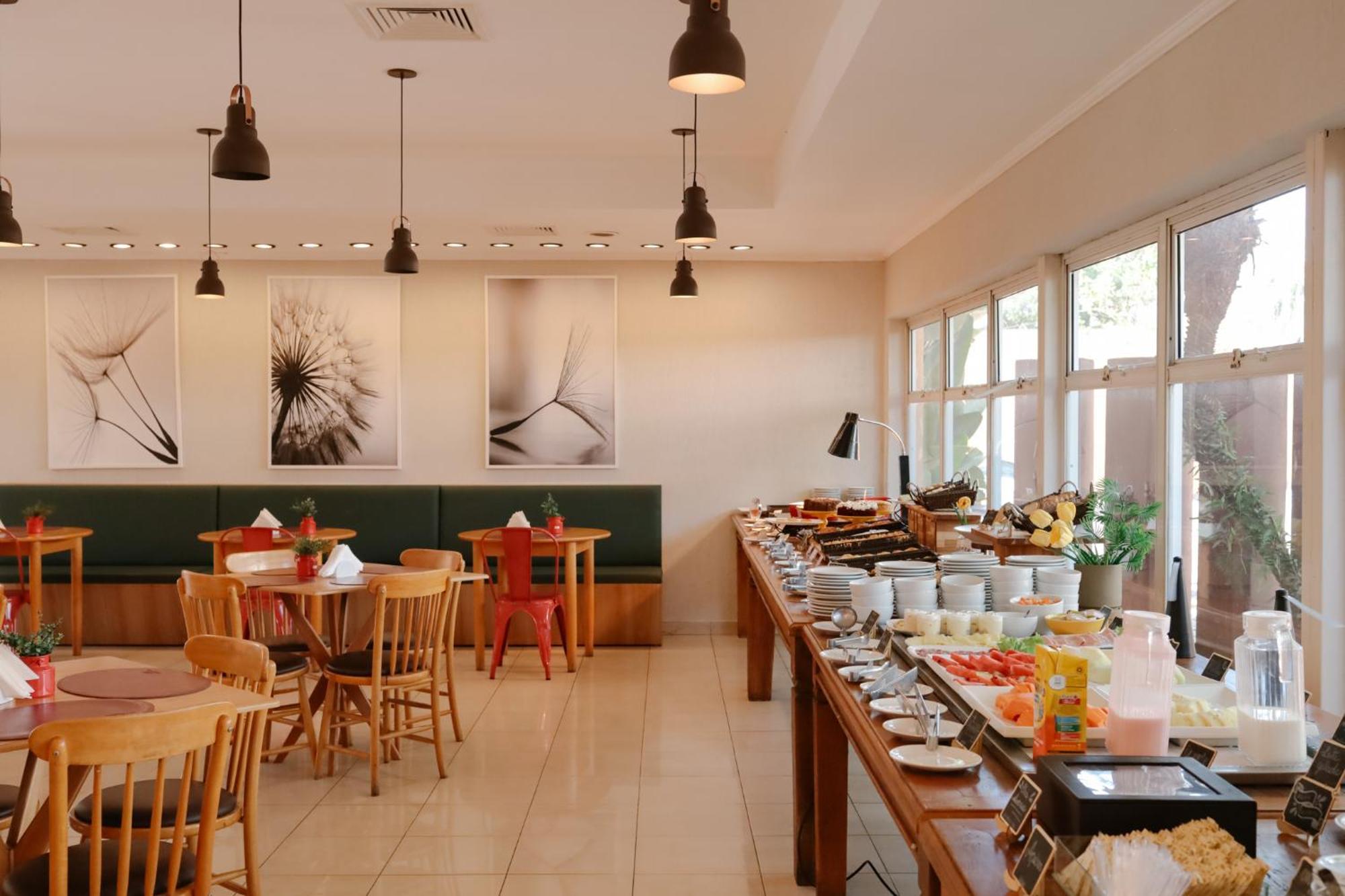 Carlton Plaza Baoba Hotel Taubate Exterior photo